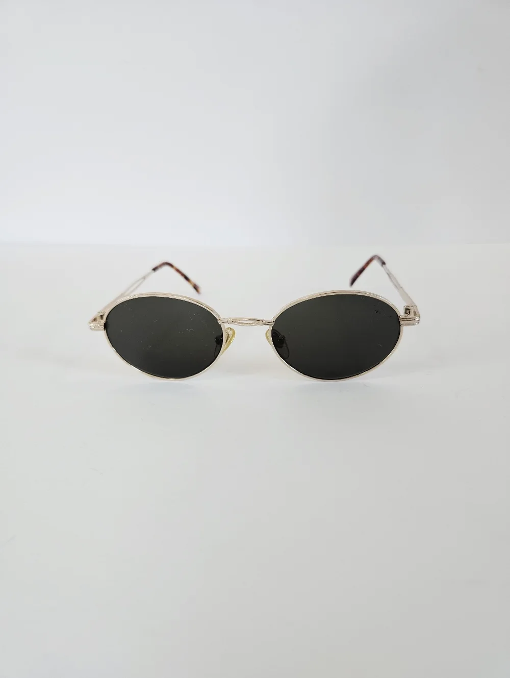 Vintage Minimalist Gold Metal Frame Tortoise Shell Oval Black Tint Sunglasses
